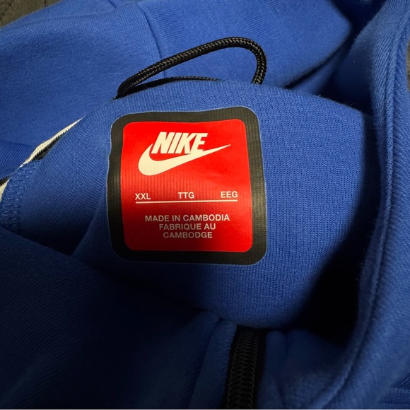 Nike Men’s Blue Full-Zip Hooded Jacket - Picture 3 of 3